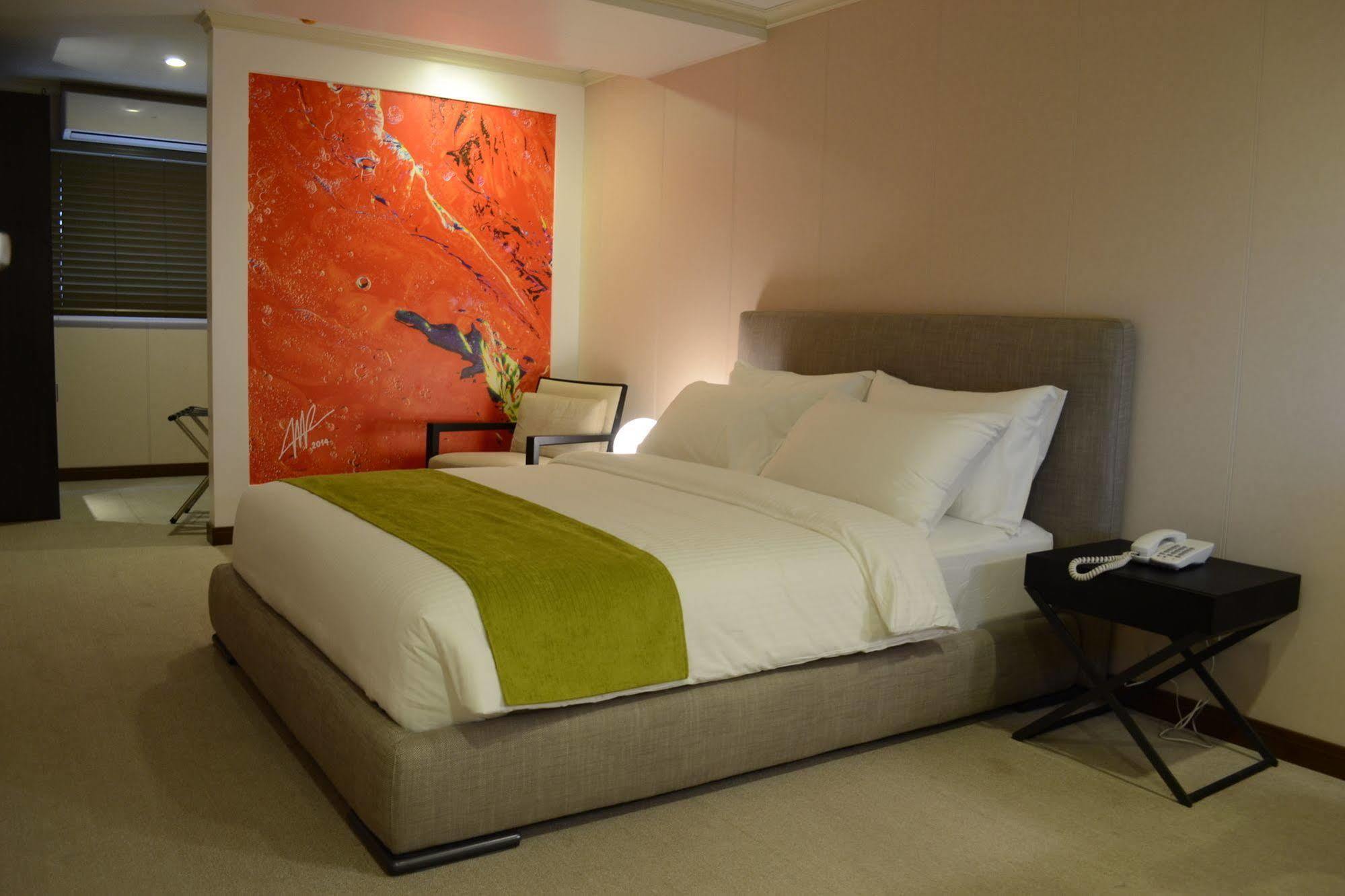 Green Sun Hotel San Pedro Makati Eksteriør billede